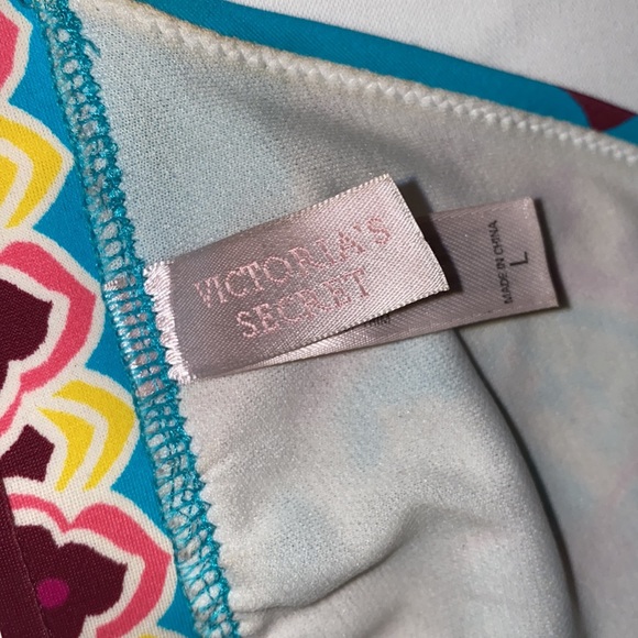 Victoria’s Secret triangular bikini tie top - Picture 5 of 6